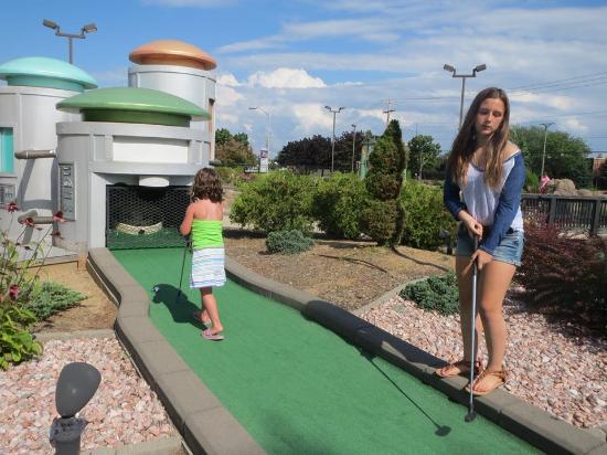 South Lanes Family Fun Center